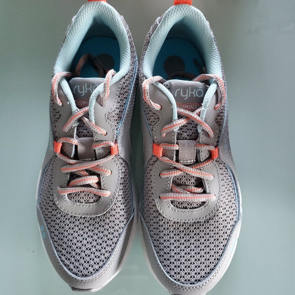 Sneakers - Picture 2 of 4